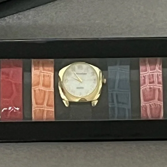 Vernier Fun Women's Gold Mother of Pearl Watch with 10 Interchangeable Straps - Picture 5 of 5